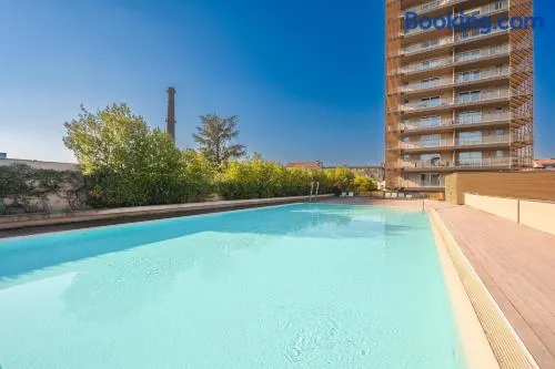 GiaxTower Bright Space 6th Floor Gym Spa & Pool Multiple Apartments 15 min to Duomo - Image 1
