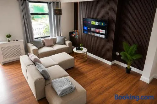 3 Bed House , Bootle , Discounts , Long Stays , Contractors , Families , Relocation Stays - Image 1