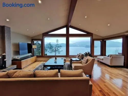 Deep Cove Stunning Waterfront Whole House - Image 1