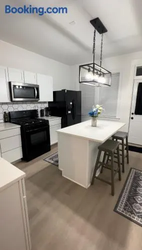Cozy Casa by OHare Airport - Image 1