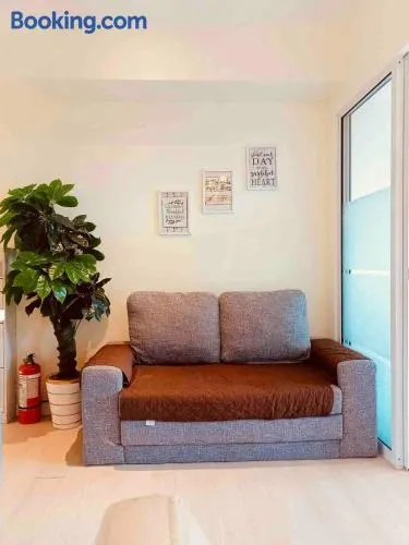Upscale 1Bedroom Condo Unit Near Manila Airport - Image 1