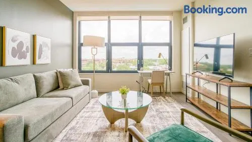 Landing Modern Apartment with Amazing Amenities (ID5076X89) - Image 1