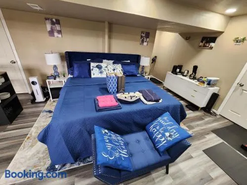 Entire Basement with private Entrance within walking distance from the Gaylord hotel - Image 1