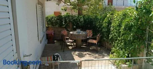 Small Paradise - Image 1