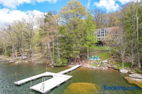 Perfect DCL Lake House: Fire Pit Hot Tub Dock and More - Image 1