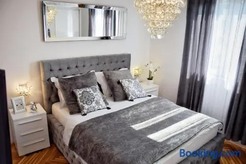 Luxurious Apartment Majda, 2 bathrooms and free parking - Image 1