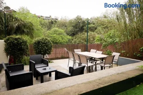 Azorean Stays T4 -Peaceful Countryside 4 Bed Room Close to Top Spots - Image 1