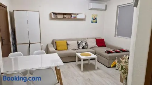 Positive Apartment - Слънчев уют и огромна веранда в сърцето на Петрич - Image 1