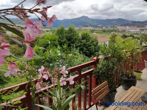 Bel appartement avec piscine, terrasse avec vue sur les montagnes - Image 1