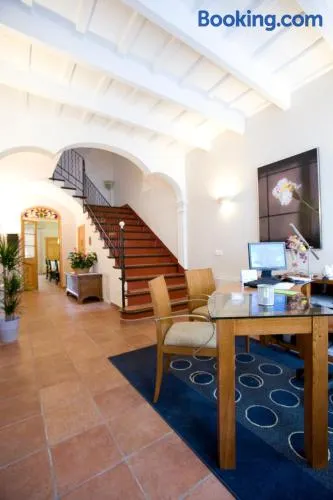 Hotel Es Mercadal - Image 1