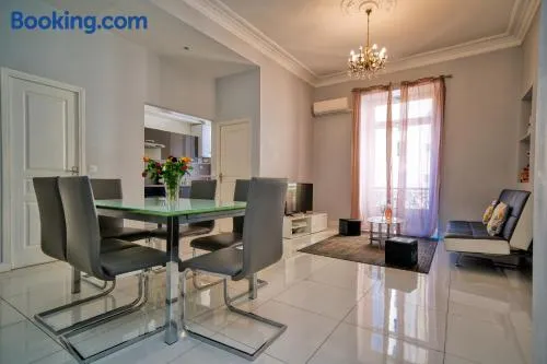 Designer Flat Nice - Image 1