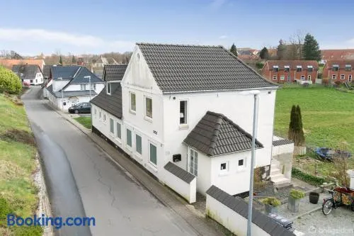 210 m2 hus til 8 gæster - 5 km fra nyt stort vandland - Image 1