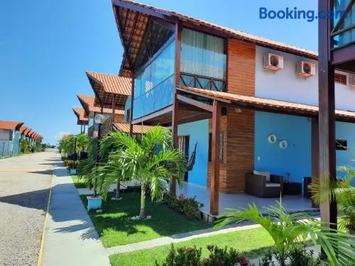 Linda casa com 5 quartos, a poucos metros da praia - Image 1