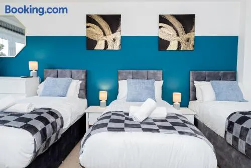 Wow BooK ME 9 beds 25 Baths CONTRACTORS,FAMILY! - Image 1