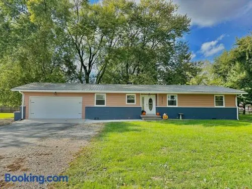 Charming Spacious Get Away - Image 1