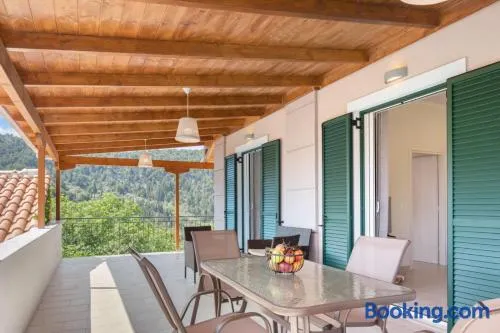 Ameli Apartment W/ Mountain View - Image 1