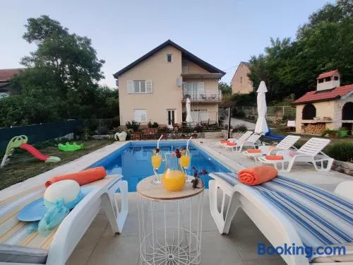 Sunshine Holiday Home - Image 1