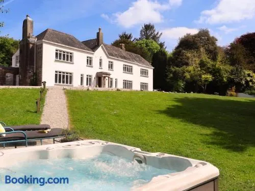 8 Bed in Newquay oc-81510 - Image 1