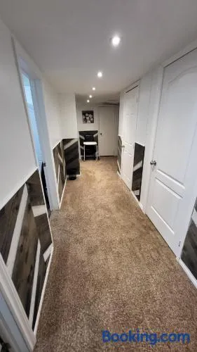 Newly Furnished Modern Apartment - Image 1