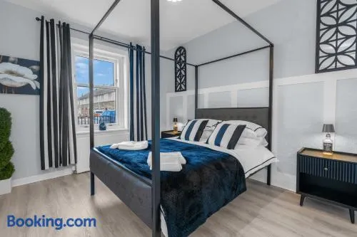 Luxury Central Hidden Gem - Image 1