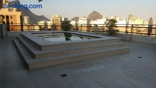 Leblon Inn- Flat 803 com Piscina, Sauna, Academia e Arrumação Diária - Image 1