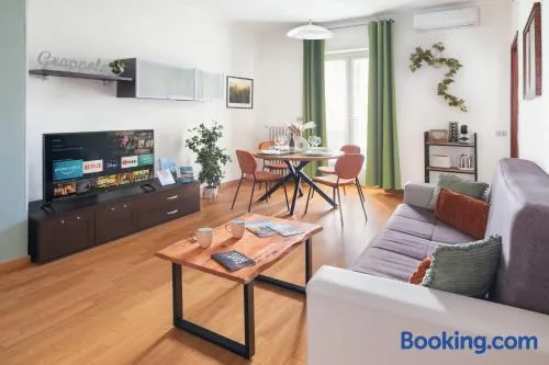 2-Bedroom Apartment in Alba with Free Parking and Air Conditioning - Image 1