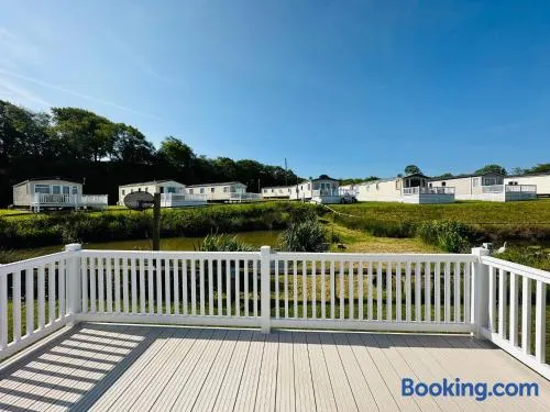2 Bed Lodge Sleeps 6 - Holiday Park Parking Pets - Image 1