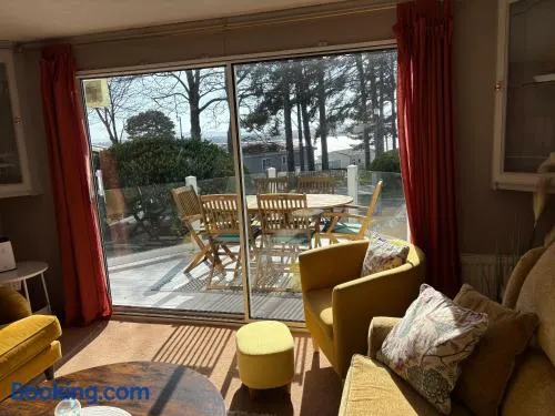 Robins Lodge by the sea - Image 1