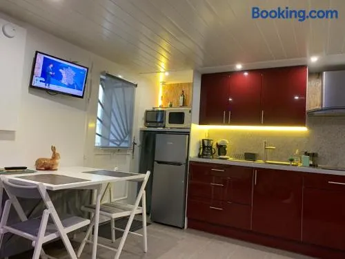 Charmante petite maison climatisée, en pierre, avec accès autonome - Image 1