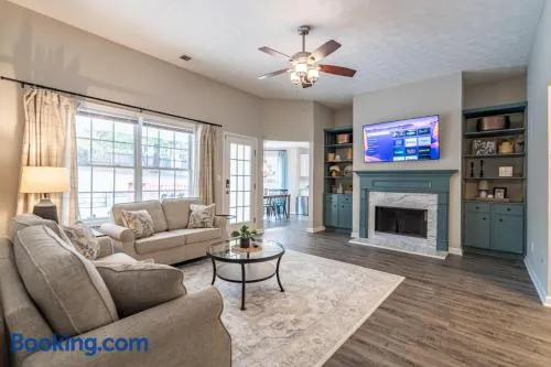 Spacious 3BR Home on Sprawling Serene Grounds - Image 1
