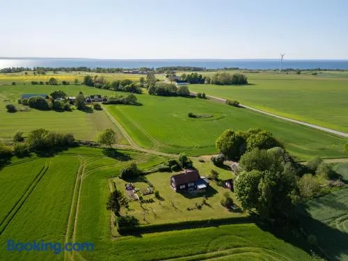 precis intill Ombergs golfbana, nära till Vättern, stora Lund och Hästholmen - Image 1