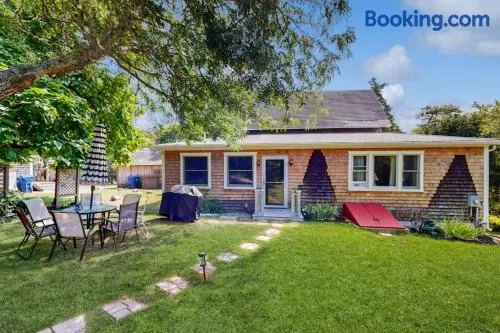 Oak Leaf Cape Cottage - Image 1