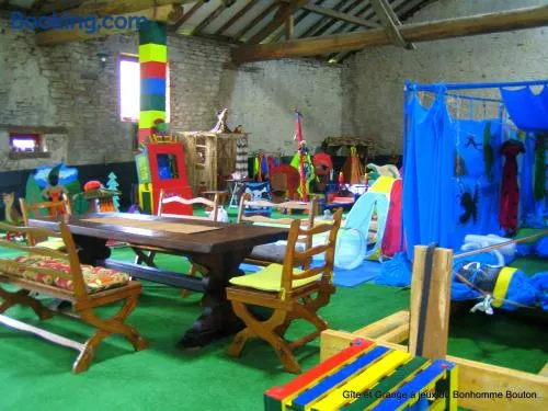 Gîte et Grange à Jeux du Bonhomme Bouton - Image 1
