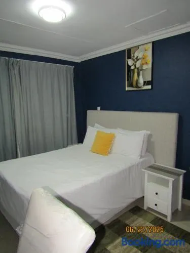 The PHOMOLONG GUEST HOUSE - Image 1