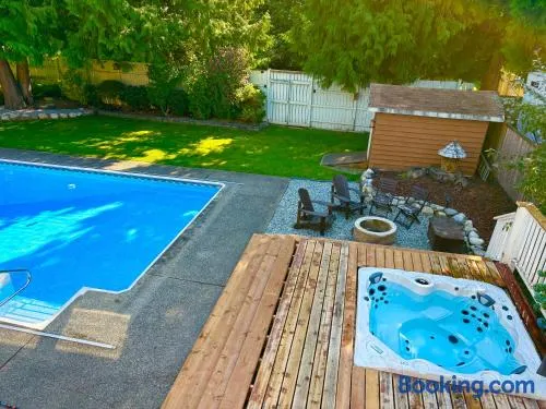 Brookswood Oasis - Guest suite,1 bedroom,1 den & 1 full bathroom - Image 1