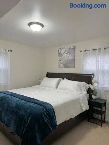 Beautiful 2 BDRM Ocean Inspired Oasis - Image 1