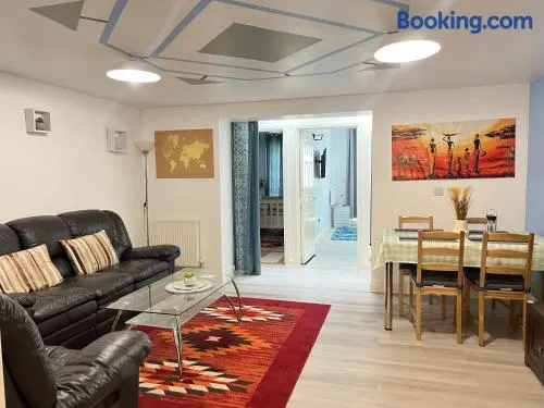 Crescent Apartment - Two bedroom - Image 1