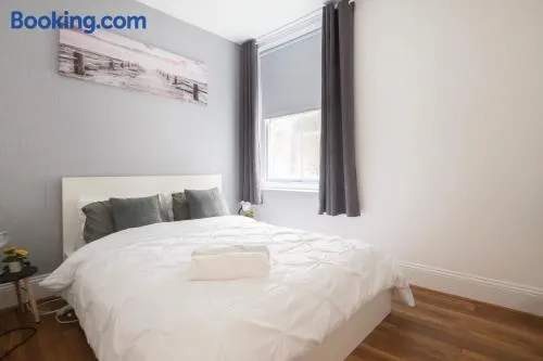 Seafront Flat in Brighton Marine Parade - Image 1