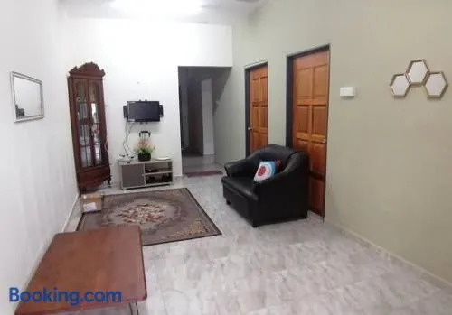 Sazali Homestay - Image 1