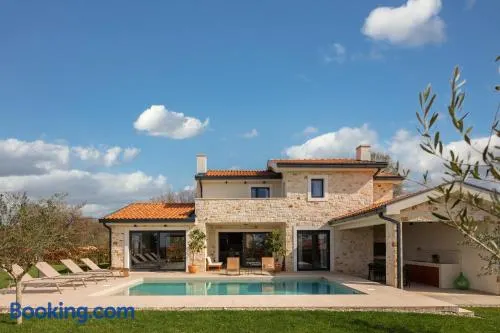 Escapist Villa - Image 1