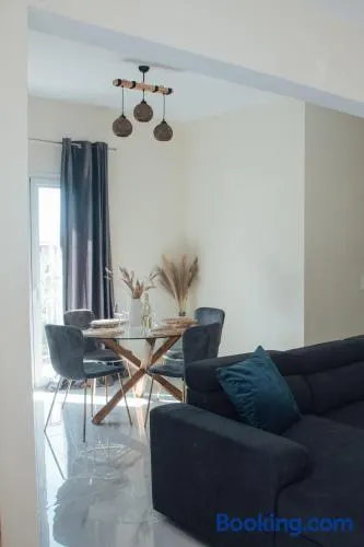 Captain's Apt - Image 1