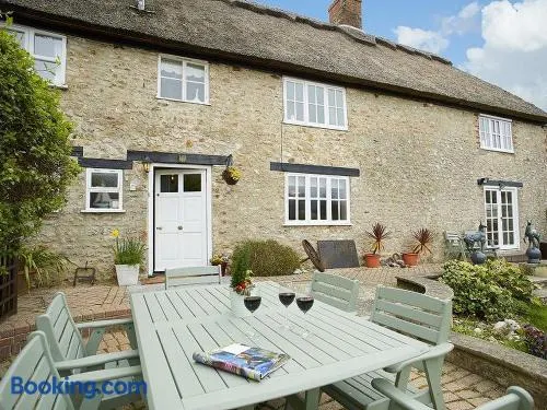 The Farmhouse - Ukc6106 - Image 1