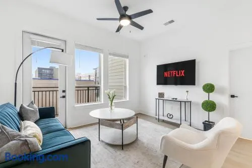 Modern 2BR Condo Near Railroad Park and UAB - Image 1