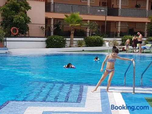 Appartement de vacances avec internet haut débit, terrasse et piscine privée | Vue montagne - Image 1