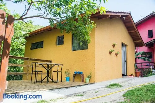 Casa tranquila perto da Joaquina - Image 1