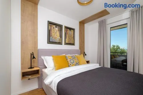 Studio Apartman KRILA WINGS- parking in garage - Image 1