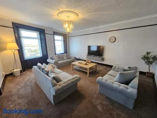 Spacious 4 bedroom house in Birstall, Leeds - Image 1