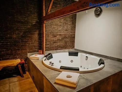 Hut 16 Bed, stad & privé wellness - Image 1