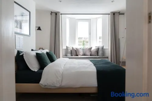 Bower Apartment - Image 1