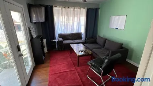 Journey House Hostel Echo Park - Image 1